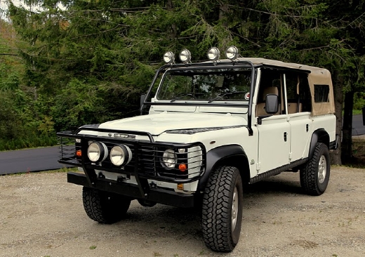 1984 Land Rover Defender 110 110 soft top, available for sale in Wallingford, Connecticut | Vertucci Automotive Inc. Wallingford, Connecticut 1984 Land Rover Defender 110 110 soft top, available for sale in Wallingford, Connecticut | Vertucci Automotive Inc. Wallingford, Connecticut
