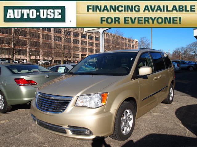 2011 Chrysler Town & Country , available for sale in Andover, Massachusetts | Autouse. Andover, Massachusetts
