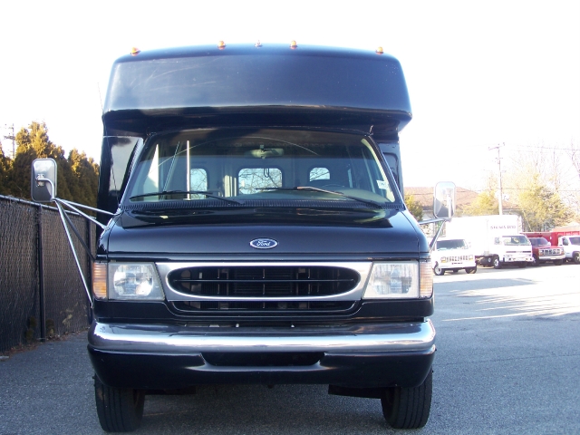 ford private limousine bus 1999 in hicksville long island queens