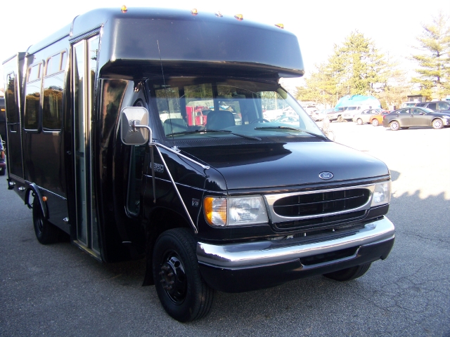 ford private limousine bus 1999 in hicksville long island queens