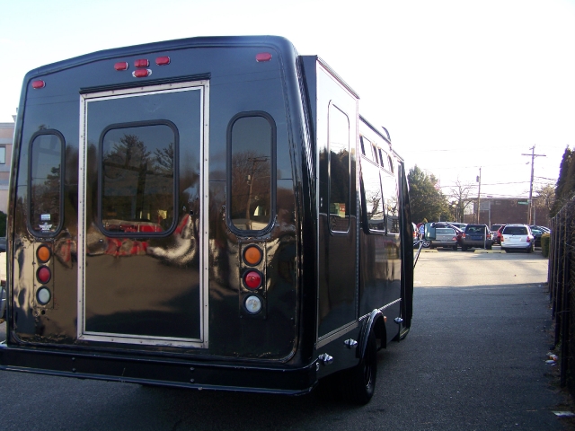 ford private limousine bus 1999 in hicksville long island queens